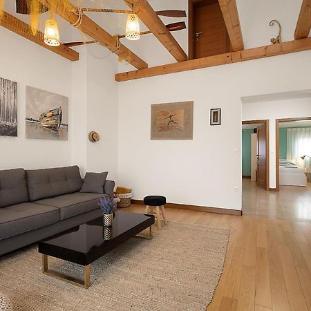 Apartments Cesare With Shared Pool Ližnjan Exterior foto