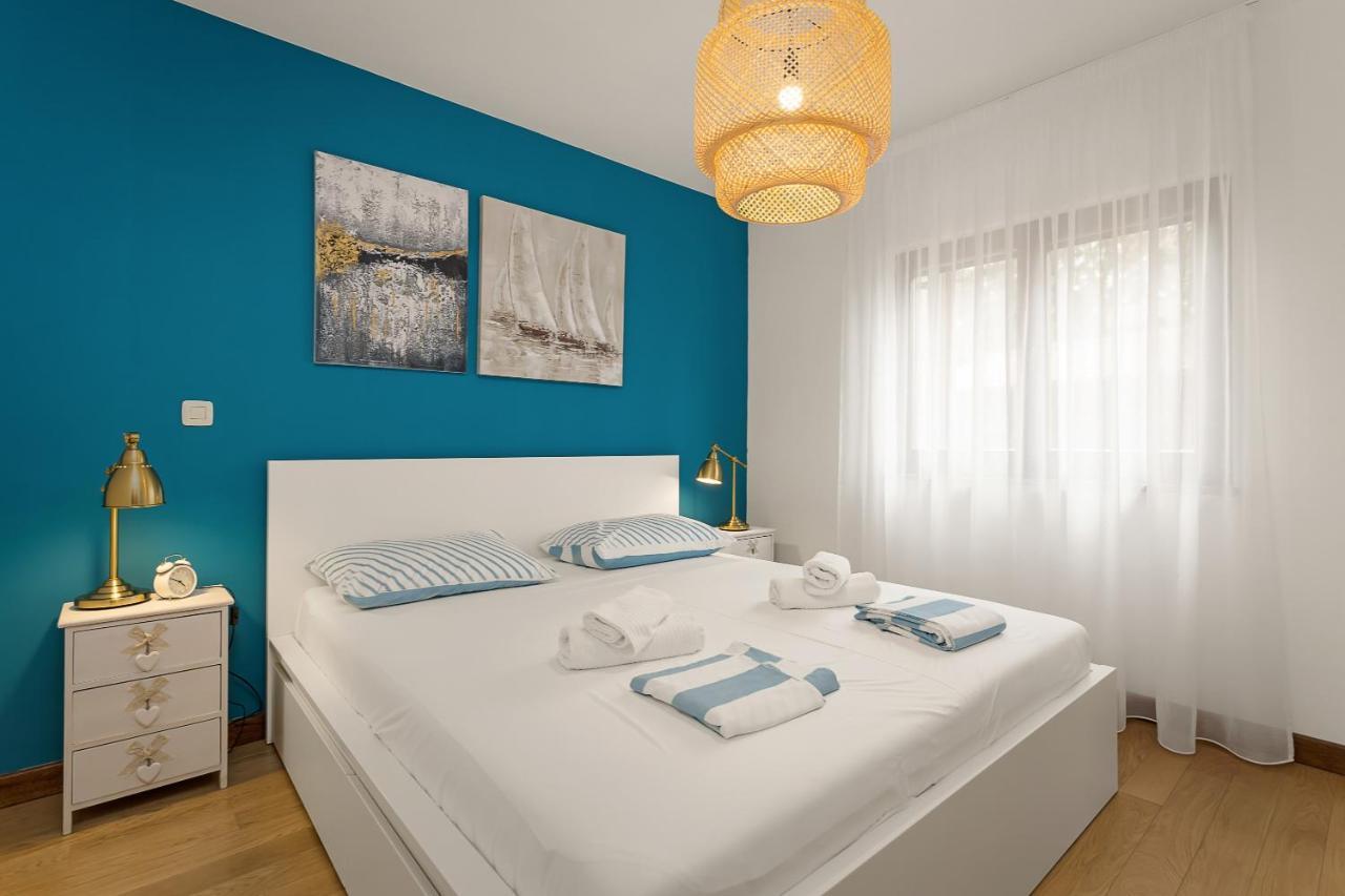Apartments Cesare With Shared Pool Ližnjan Exterior foto